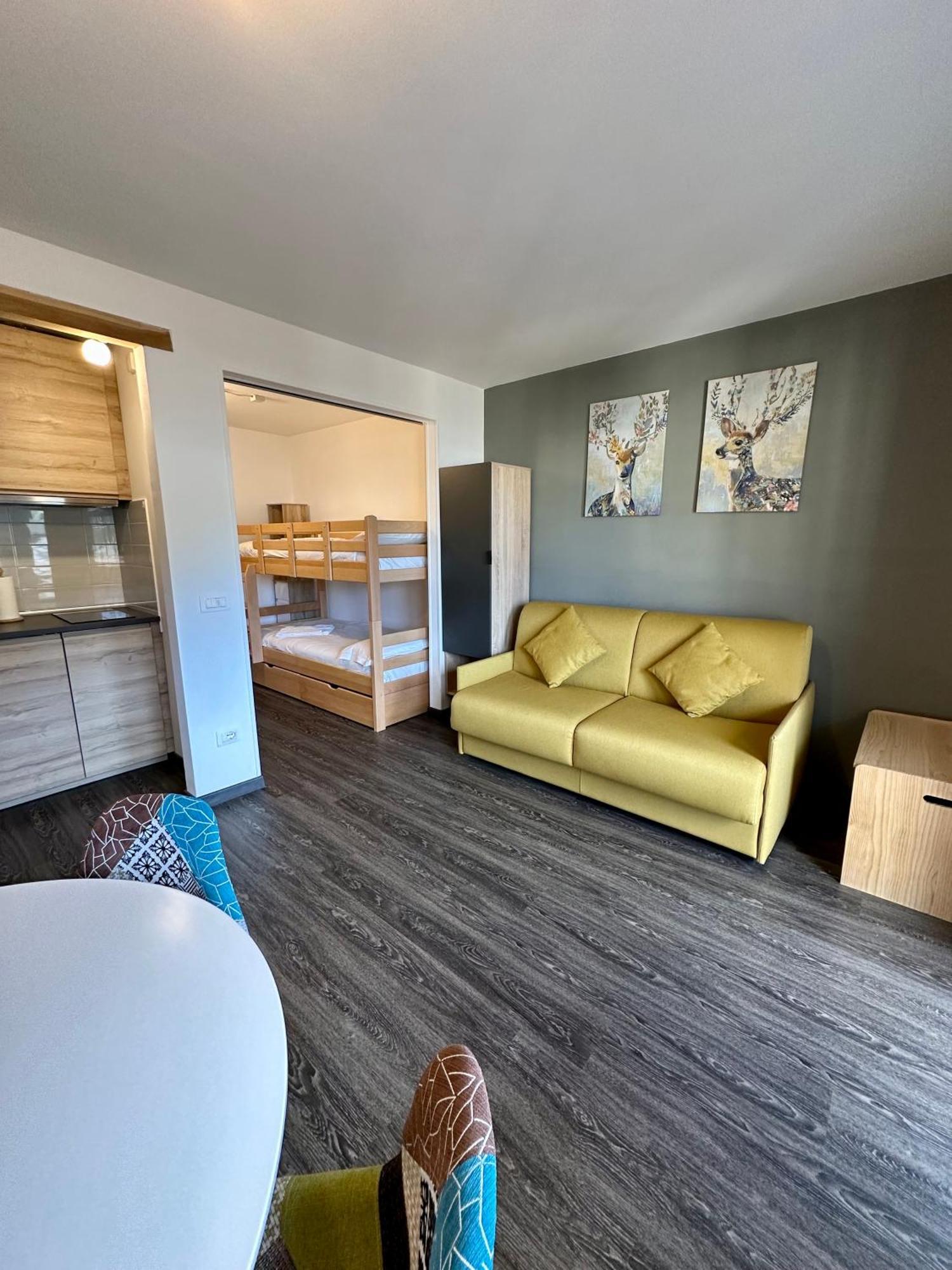 Stay In Cervinia Deluxe Apartment بيريوِل تْشيرفينيا المظهر الخارجي الصورة